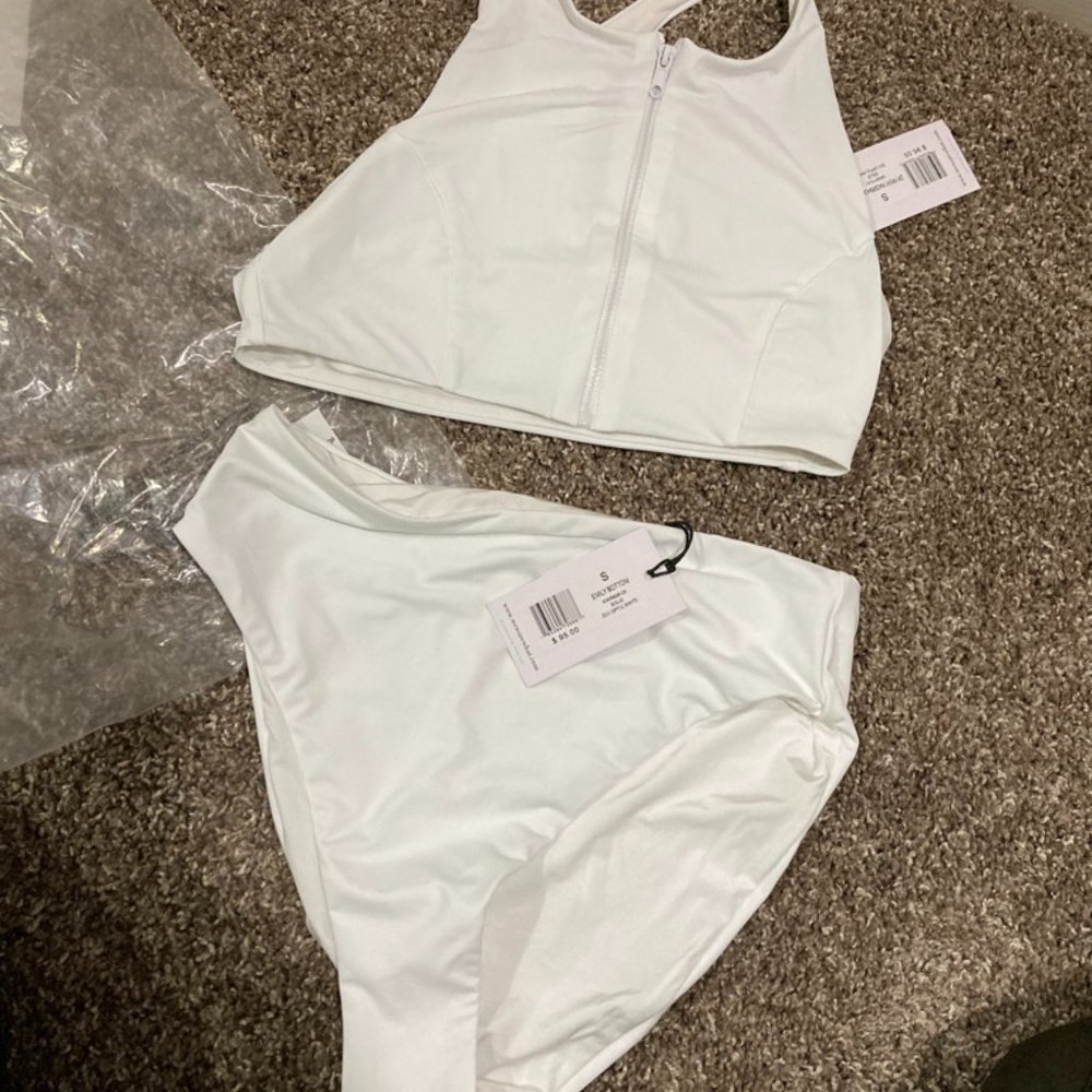 NWT Zip Front Racerback Top - Picture 3 of 5